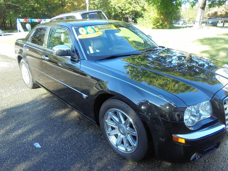 2006 Chrysler 300 for sale at NICOLES AUTO SALES LLC in Cream Ridge NJ