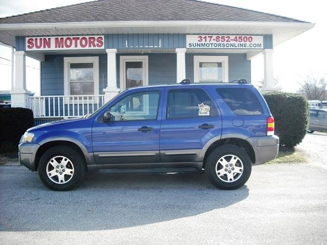 2005 Ford Escape XLT (image 1)
