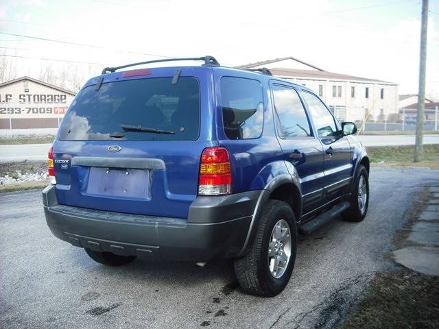 2005 Ford Escape XLT (image 3)