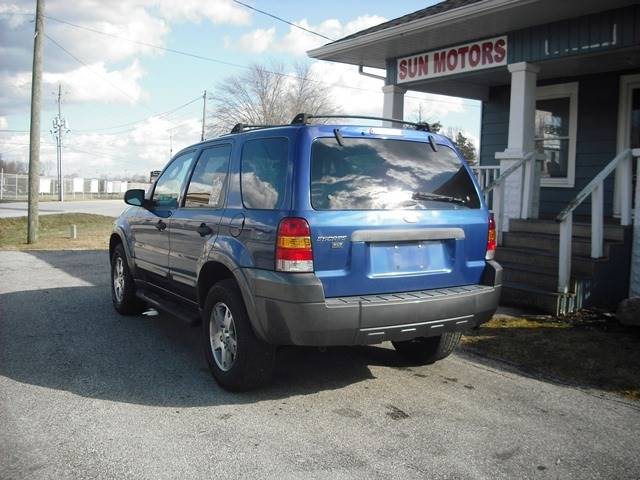 2005 Ford Escape XLT (image 4)