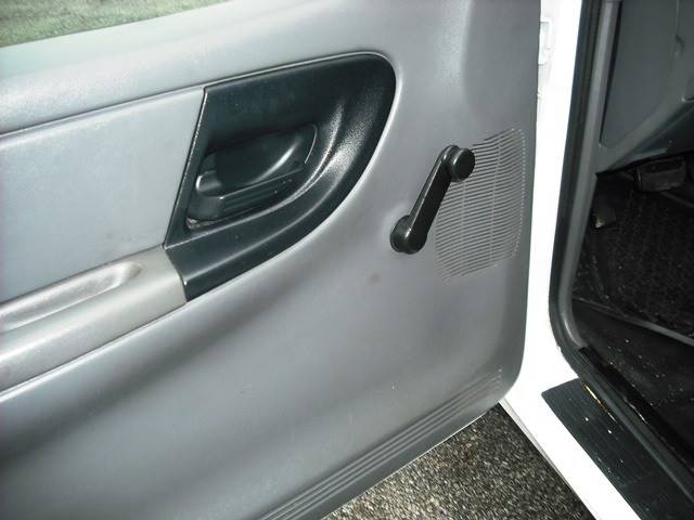 2004 Ford Ranger XL (image 7)