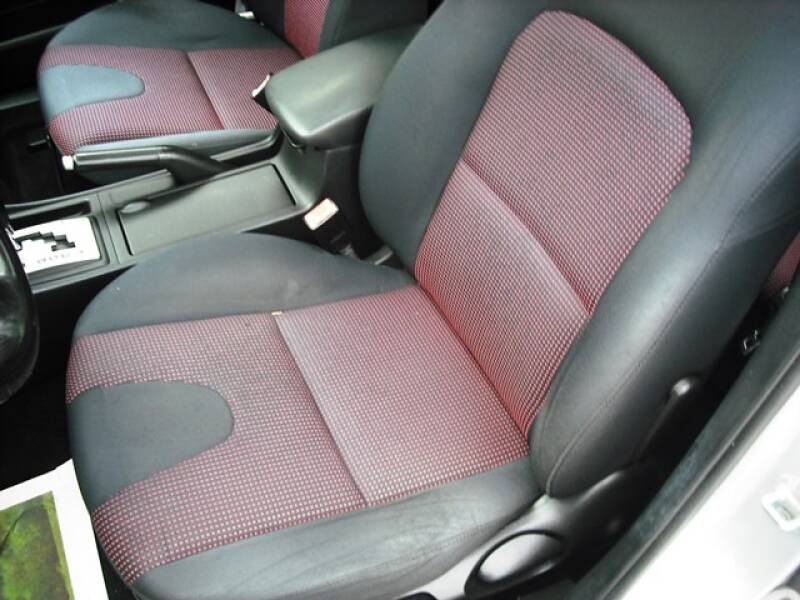 2004 Mazda MAZDA3 s (image 8)