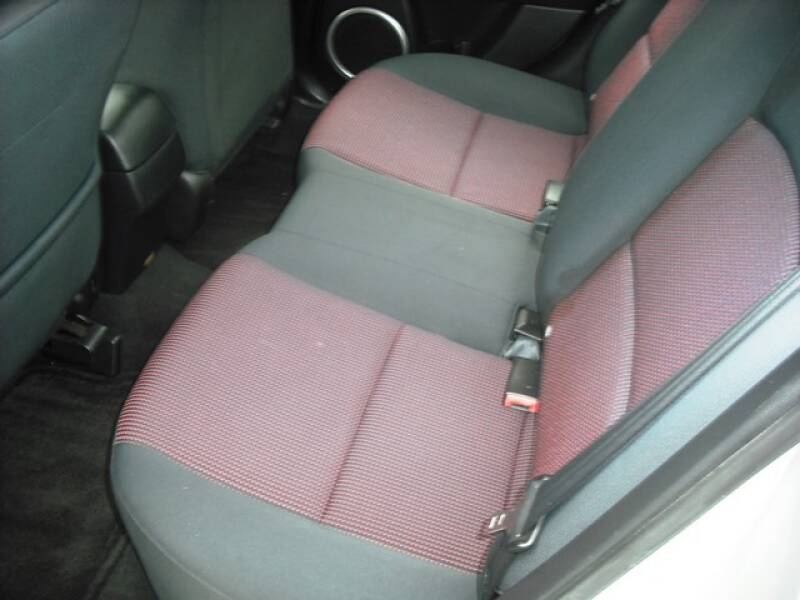 2004 Mazda MAZDA3 s (image 9)