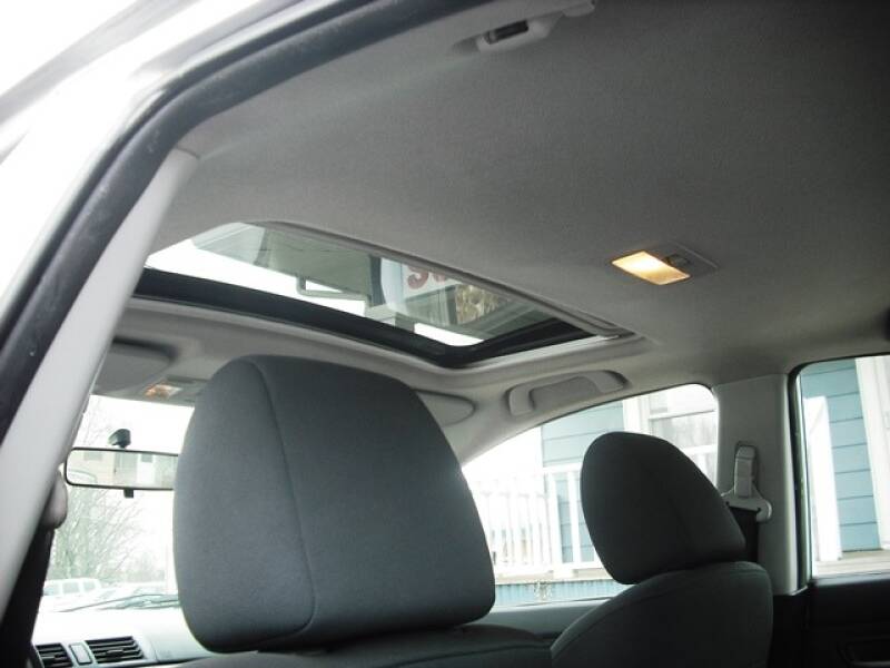 2004 Mazda MAZDA3 s (image 10)