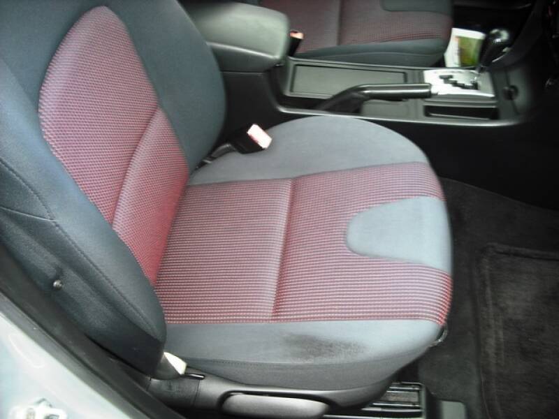 2004 Mazda MAZDA3 s (image 11)