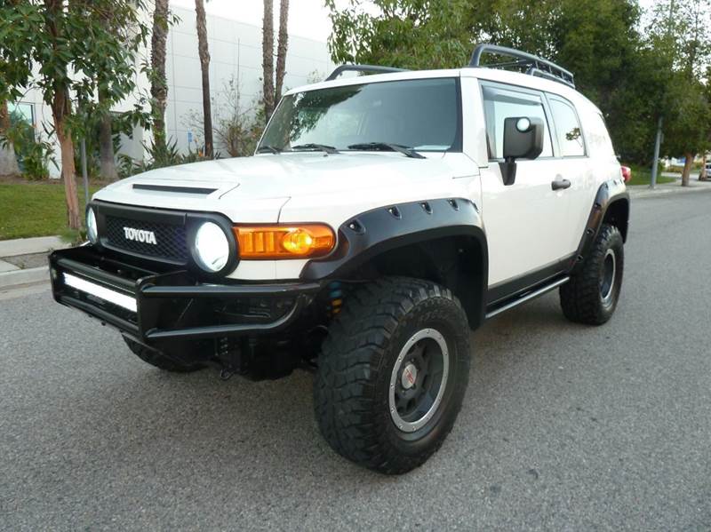 2009 Toyota Fj Cruiser 4x4 4dr Suv 5a In Van Nuys Ca Trade In