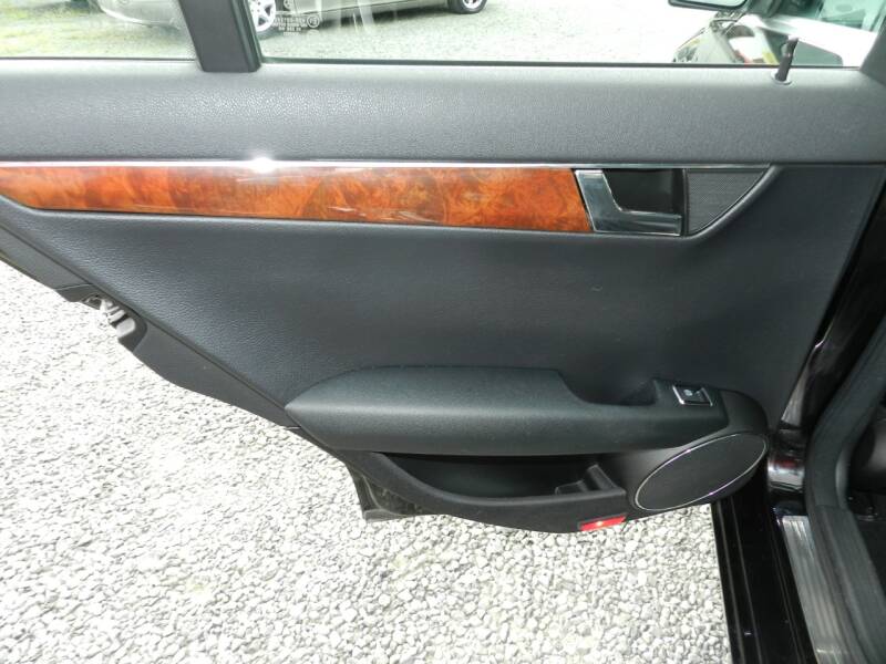 2009 MercedesBenz CClass AWD C 300 Luxury 4MATIC 4dr