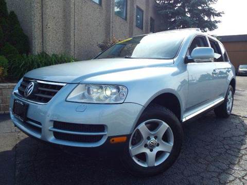 2006 Volkswagen Touareg for sale at SAINT CHARLES MOTORCARS in Saint Charles IL