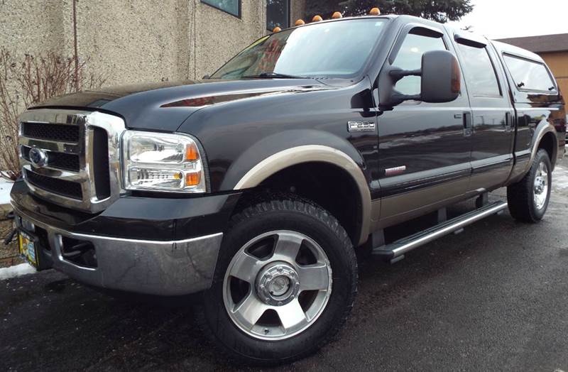2006 Ford F-250 Super Duty for sale at SAINT CHARLES MOTORCARS in Saint Charles IL