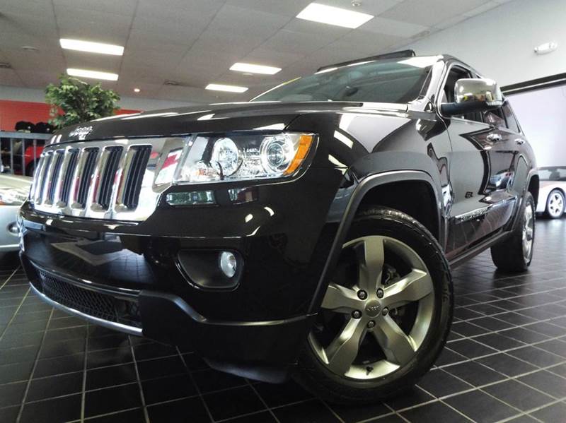 2013 Jeep Grand Cherokee for sale at SAINT CHARLES MOTORCARS in Saint Charles IL