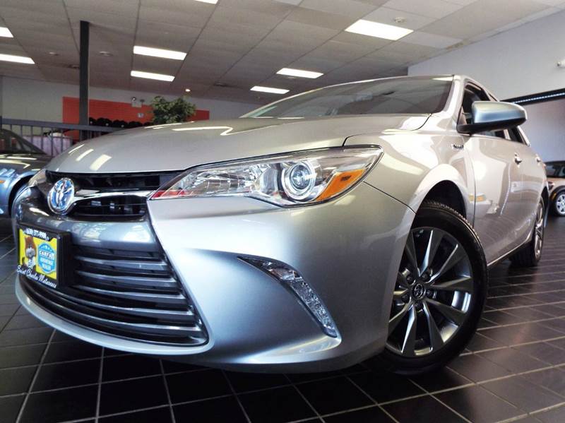 2015 Toyota Camry Hybrid for sale at SAINT CHARLES MOTORCARS in Saint Charles IL