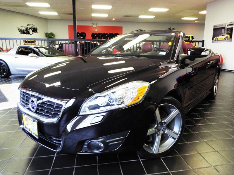 2012 Volvo C70 for sale at SAINT CHARLES MOTORCARS in Saint Charles IL