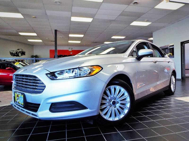 2014 Ford Fusion Hybrid for sale at SAINT CHARLES MOTORCARS in Saint Charles IL