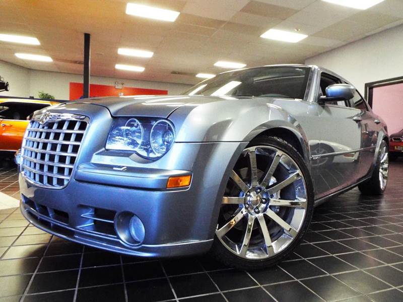 2006 Chrysler 300 for sale at SAINT CHARLES MOTORCARS in Saint Charles IL