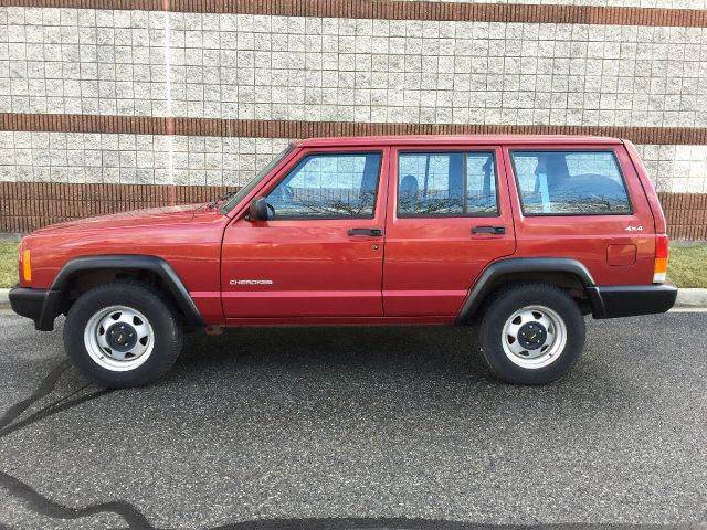 1999 Jeep Cherokee for sale at AVAZI AUTO GROUP LLC in Gaithersburg MD