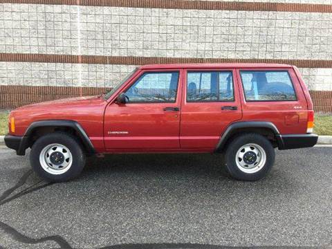1999 Jeep Cherokee for sale at AVAZI AUTO GROUP LLC in Gaithersburg MD