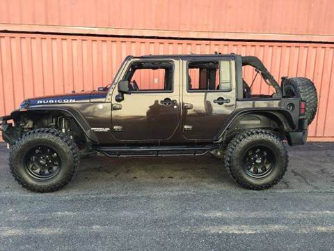 2013 Jeep Wrangler Unlimited for sale at AVAZI AUTO GROUP LLC in Gaithersburg MD