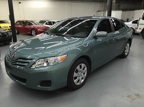 2010 Toyota Camry for sale at AVAZI AUTO GROUP LLC in Gaithersburg MD