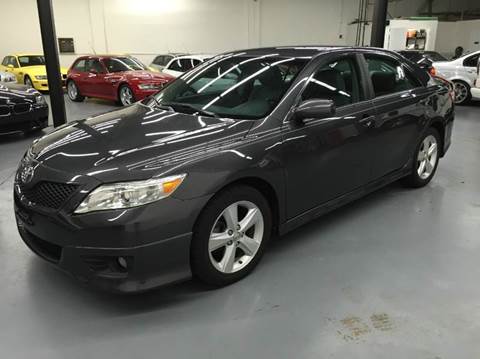 2010 Toyota Camry for sale at AVAZI AUTO GROUP LLC in Gaithersburg MD