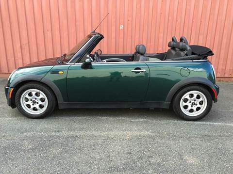 2005 MINI Cooper for sale at AVAZI AUTO GROUP LLC in Gaithersburg MD