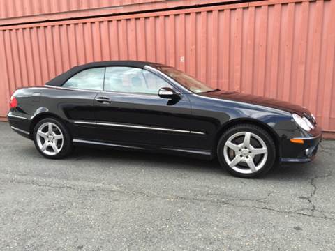 2007 Mercedes-Benz CLK for sale at AVAZI AUTO GROUP LLC in Gaithersburg MD