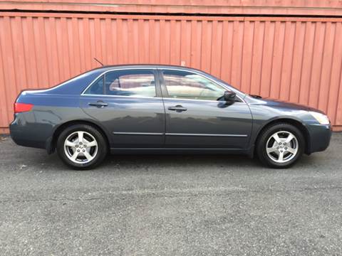 2005 Honda Accord for sale at AVAZI AUTO GROUP LLC in Gaithersburg MD