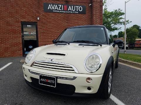 2006 MINI Cooper for sale at AVAZI AUTO GROUP LLC in Gaithersburg MD