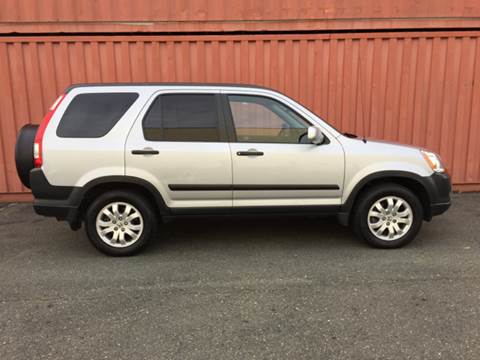2005 Honda CR-V for sale at AVAZI AUTO GROUP LLC in Gaithersburg MD