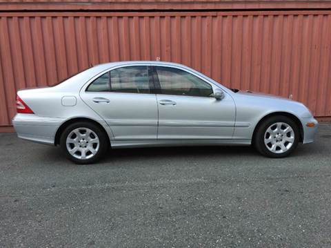 2006 Mercedes-Benz C-Class for sale at AVAZI AUTO GROUP LLC in Gaithersburg MD