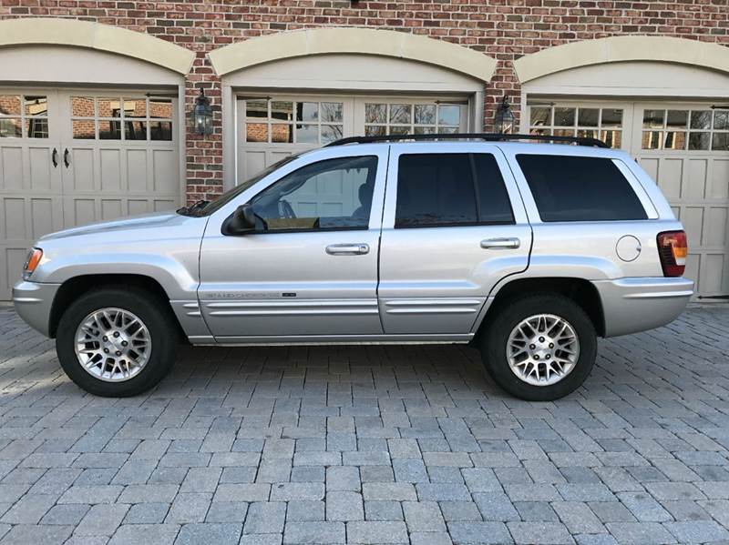 2002 Jeep Grand Cherokee for sale at AVAZI AUTO GROUP LLC in Gaithersburg MD