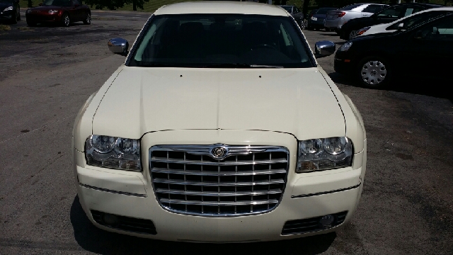2010 Chrysler 300 for sale at Honor Auto Sales in Madison TN