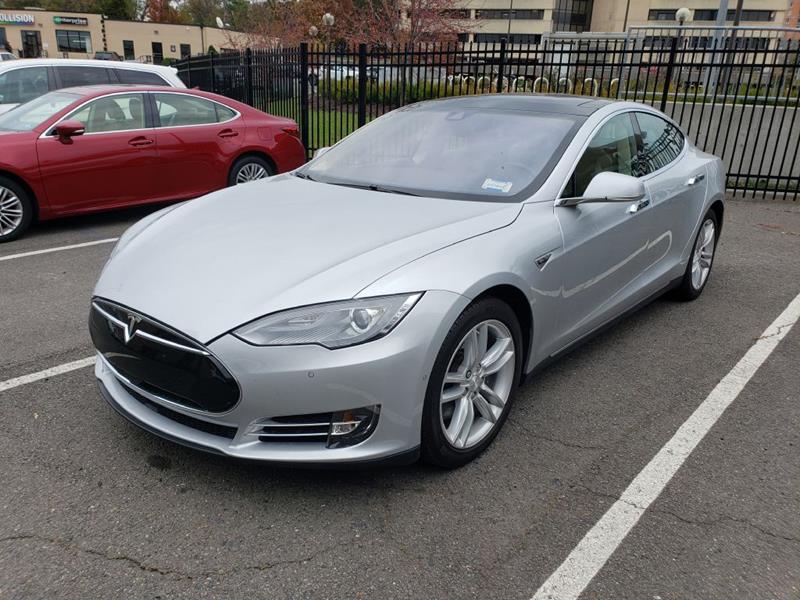 2014 Tesla Model S for sale at GEARHEADS in Strasburg VA