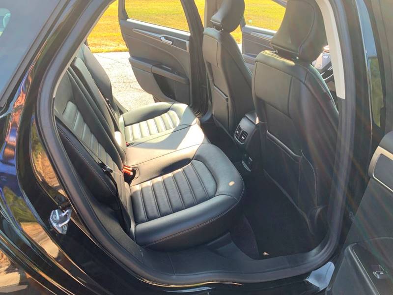 2017 Ford Fusion Energi SE Luxury (image 22)
