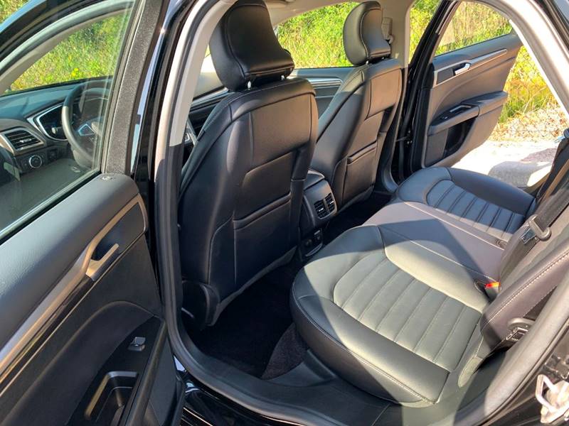 2017 Ford Fusion Energi SE Luxury (image 23)