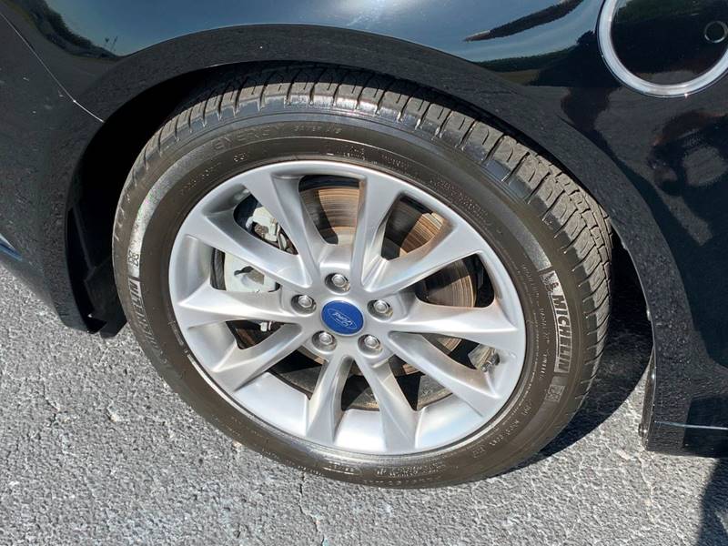 2017 Ford Fusion Energi SE Luxury (image 27)