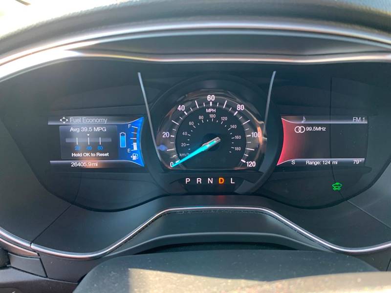 2017 Ford Fusion Energi SE Luxury (image 30)