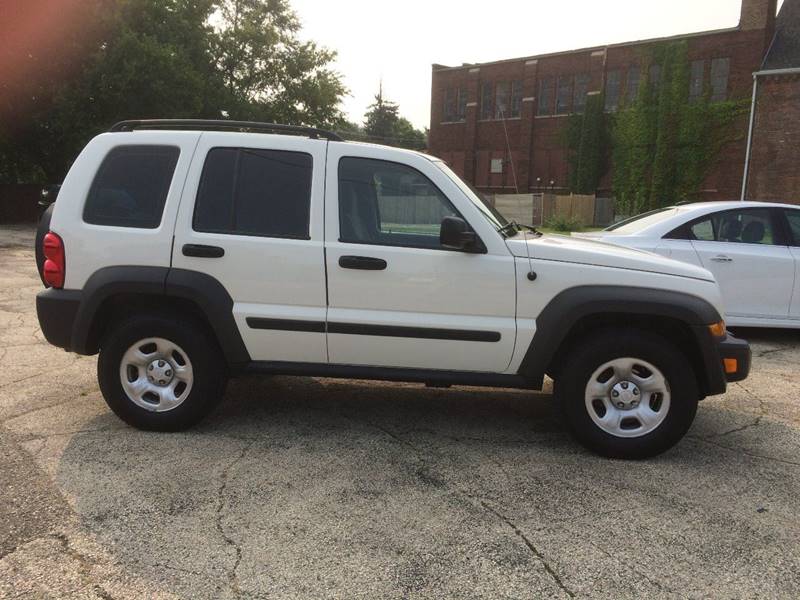 2006 Jeep Liberty for sale at GENRICH AUTO SALES in Rockford IL