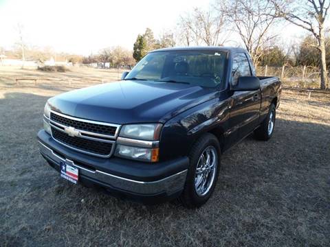 2007 Chevrolet Silverado 1500 Classic for sale at LA PULGA DE AUTOS in Dallas TX