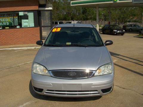 2005 Ford Focus for sale at RODRIGUEZ MOTORS LLC in Fredericksburg VA