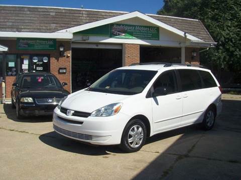 2005 Toyota Sienna for sale at RODRIGUEZ MOTORS LLC in Fredericksburg VA