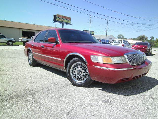 2001 Mercury Grand Marquis for sale at VICTORY LANE AUTO SALES in Port Richey FL