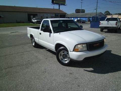 2001 GMC Sonoma for sale at VICTORY LANE AUTO SALES in Port Richey FL