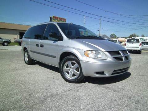 2005 Dodge Grand Caravan for sale at VICTORY LANE AUTO SALES in Port Richey FL