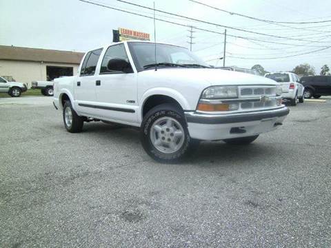 2002 Chevrolet S-10 for sale at VICTORY LANE AUTO SALES in Port Richey FL