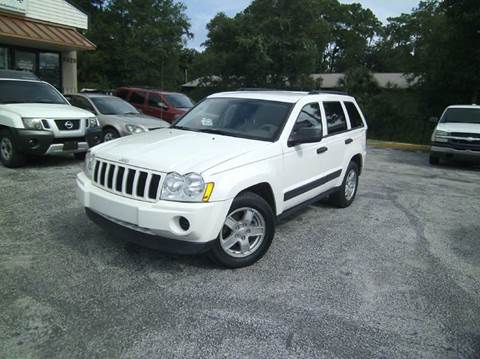 2006 Jeep Grand Cherokee for sale at VICTORY LANE AUTO SALES in Port Richey FL