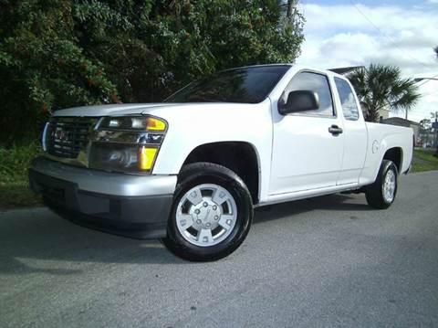 2004 GMC Canyon for sale at VICTORY LANE AUTO SALES in Port Richey FL