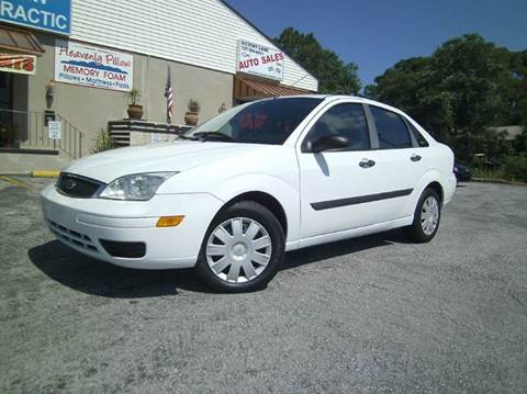 2007 Ford Focus for sale at VICTORY LANE AUTO SALES in Port Richey FL
