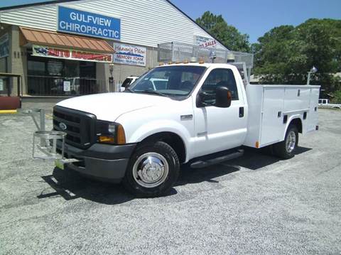2007 Ford F-350 Super Duty for sale at VICTORY LANE AUTO SALES in Port Richey FL