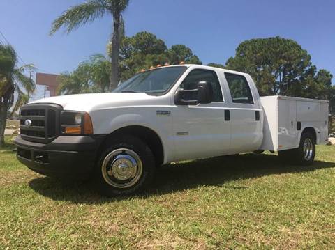 2005 Ford F-350 Super Duty for sale at VICTORY LANE AUTO SALES in Port Richey FL