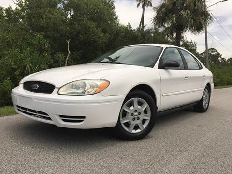 2004 Ford Taurus for sale at VICTORY LANE AUTO SALES in Port Richey FL